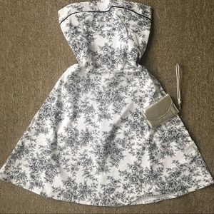 📚 White and Black Floral Strapless Tea Dress